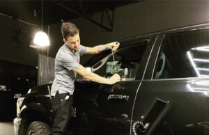 Brasileiro se destaca no setor de martelinho de ouro