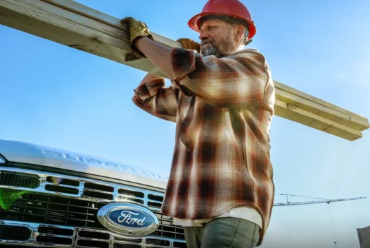 Ford celebra os 250 anos dos Estados Unidos transformando valores em ação